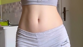 Cute Teen Gets Naughty With A Dildo - Maiskii