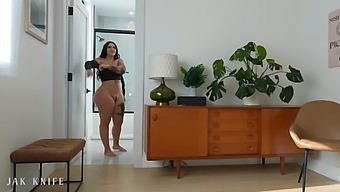 My Roommate, With A Big Ass, Sucks Both My Cock And Her Cunt - Roxanne Roselle